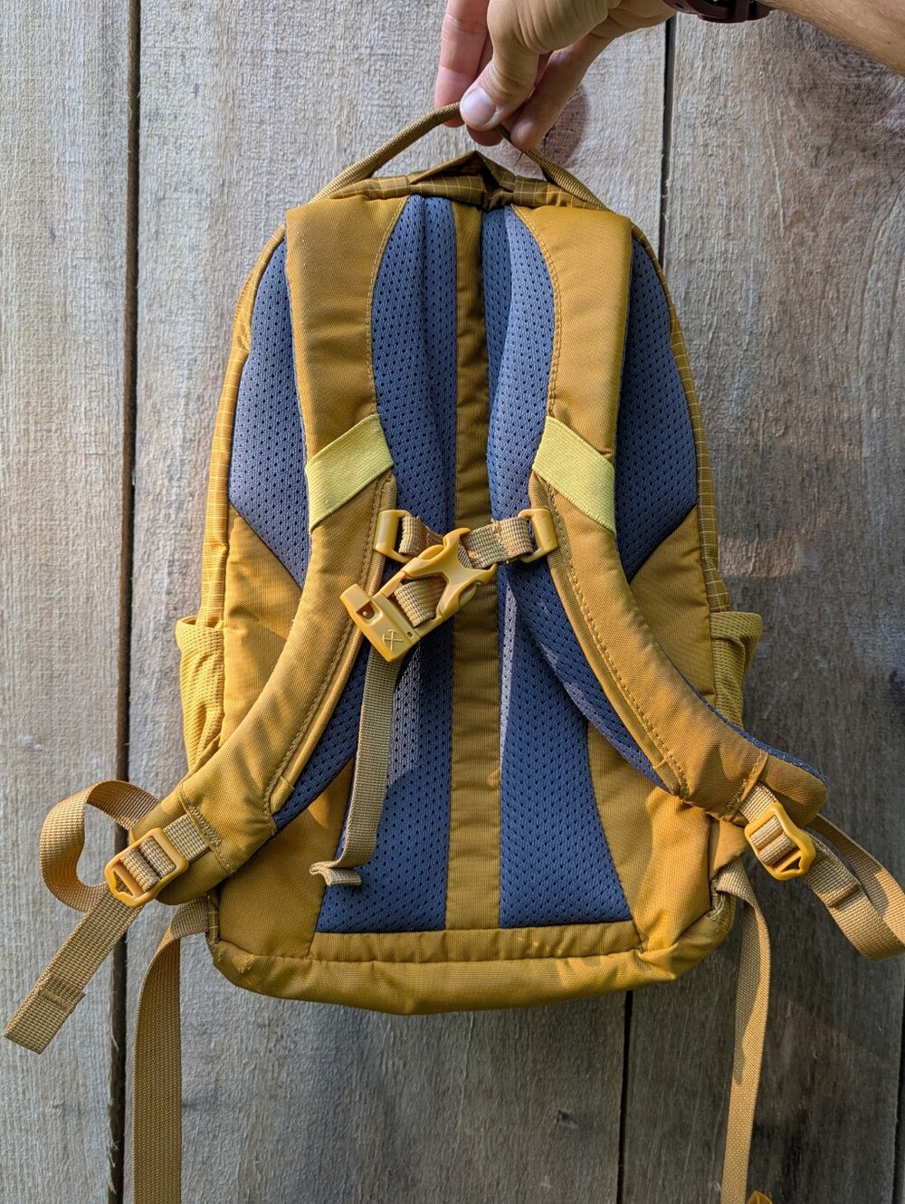 Kid's REI Tarn 12 Backpack - Picture 5 of 11